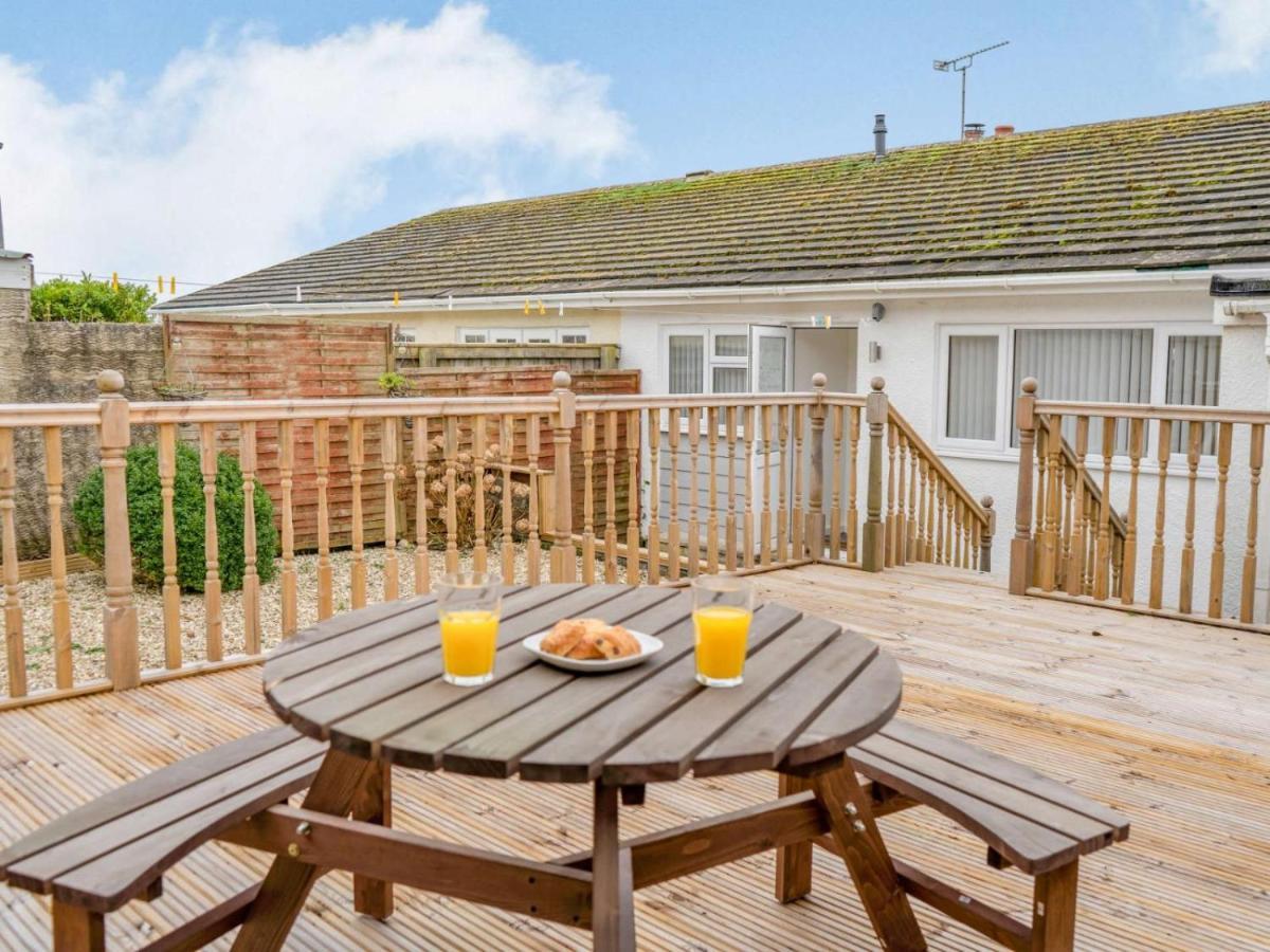 3-Bed 5-6 Berth Modernised Bungalow! Tenby Eksteriør billede