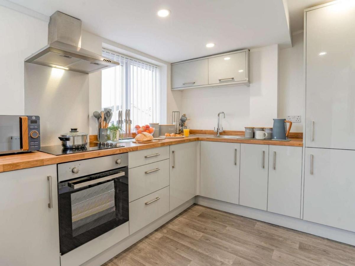 3-Bed 5-6 Berth Modernised Bungalow! Tenby Eksteriør billede
