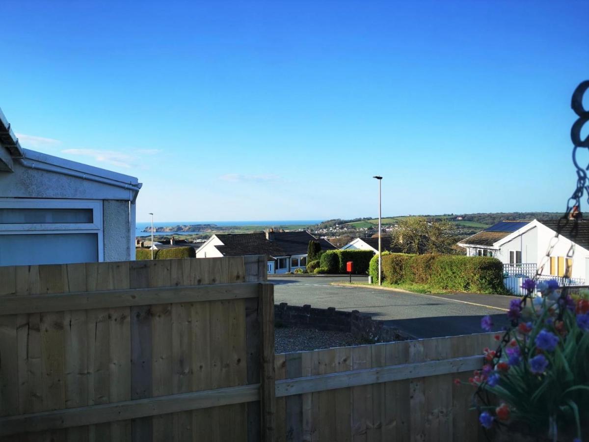 3-Bed 5-6 Berth Modernised Bungalow! Tenby Eksteriør billede